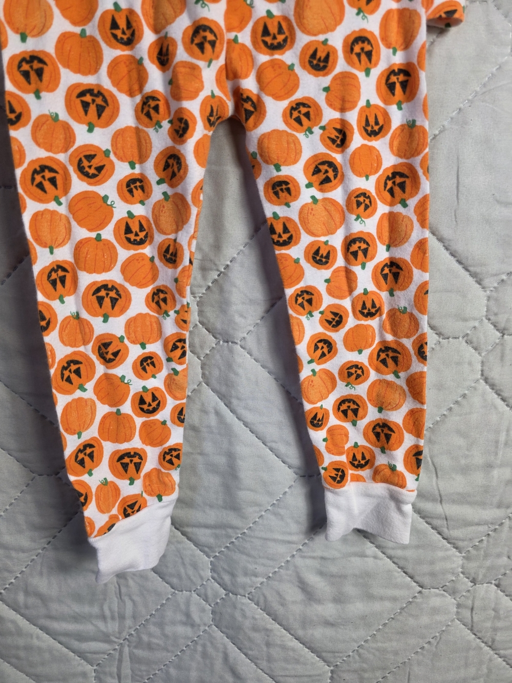 Old navy Toddler Pajamas Size 2T Halloween Pumpkins - Picture 4 of 7